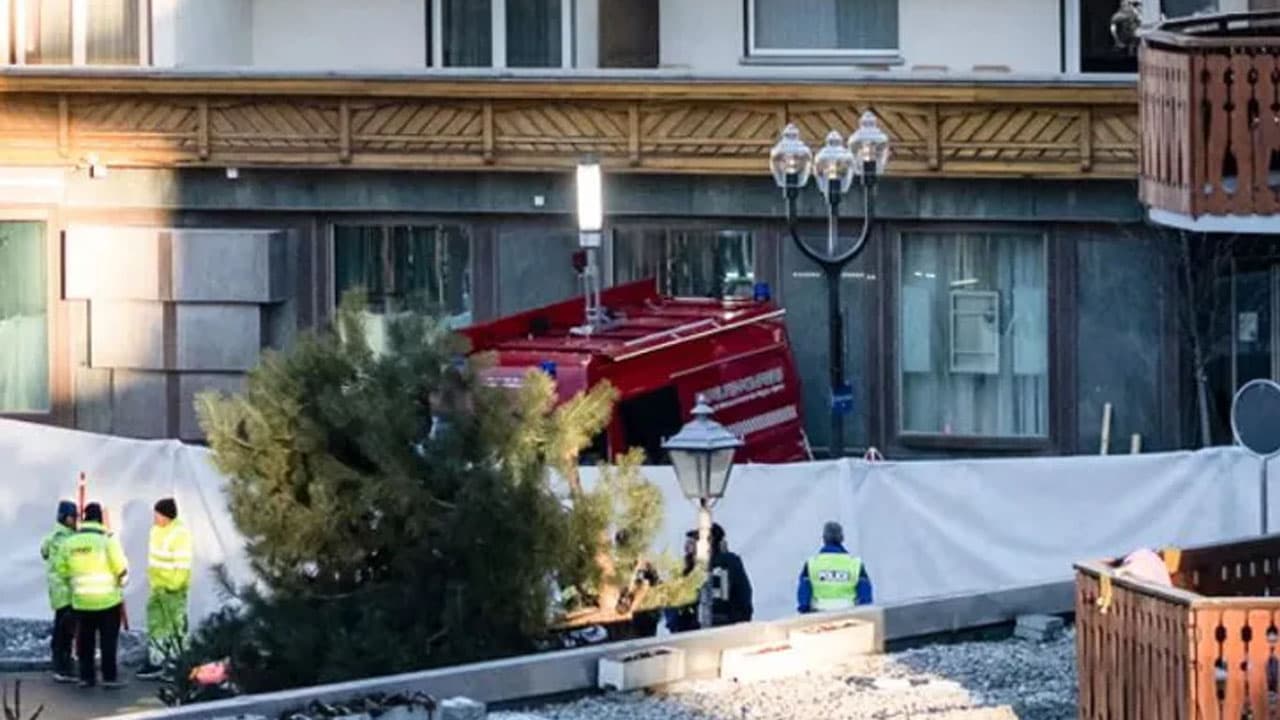 সুইজারল্যান্ডে বারে ভয়াবহ অগ্নিকাণ্ডে, নিহত ৪০