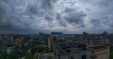 মেঘলা থাকবে ঢাকার আকাশ, কমতে পারে তাপমাত্রা