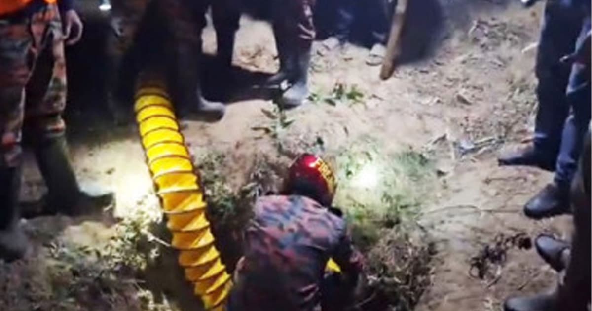 মারা গেছে নলকূপের গর্তে পড়ে যাওয়া শিশু মেজবাহ