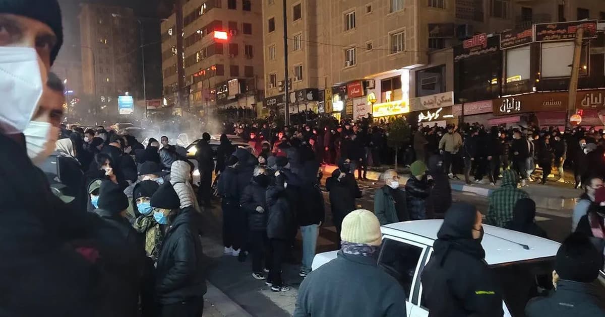 এক রাতে ২০০ জনের বেশি বিক্ষোভকারী নিহত: টাইমসের প্রতিবেদন