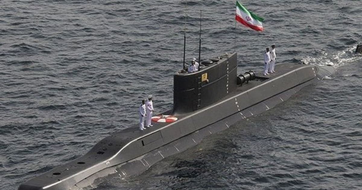 হরমুজ প্রণালিতে ইরানের সামরিক মহড়া