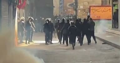 ইরান জুড়ে ছড়িয়ে পড়েছে বিক্ষোভ