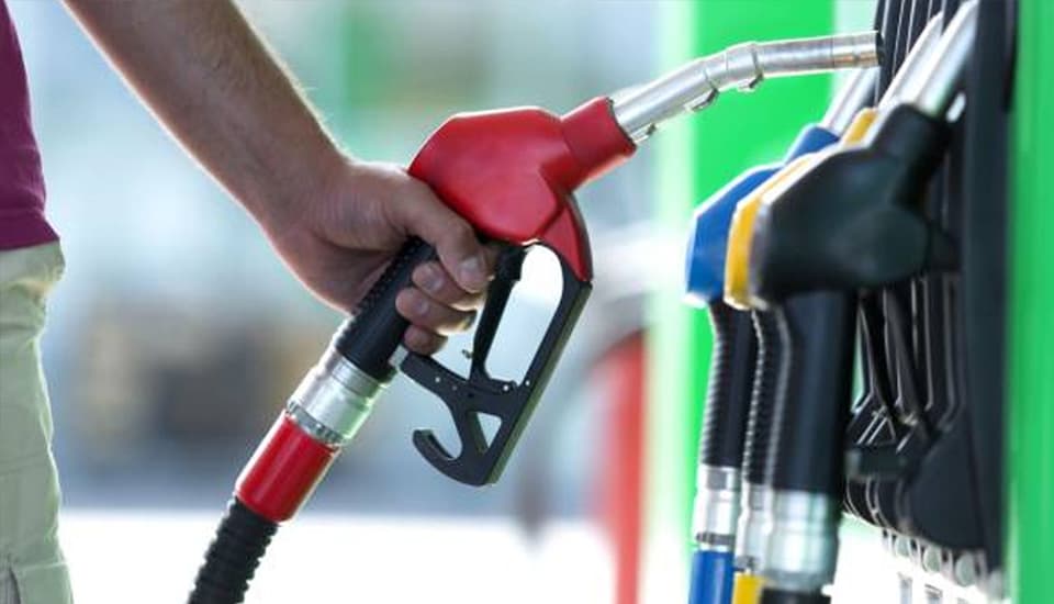 কমলো জ্বালানি তেলের দাম, আজ থেকে কার্যকর