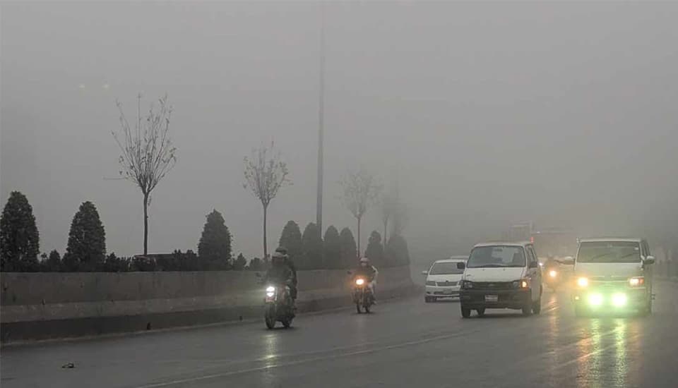 দুপুর পর্যন্ত কুয়াশার দাপট দেখবে রাজধানীবাসী