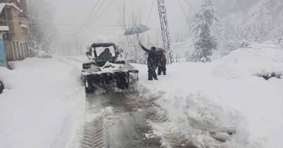 তুষারধসে এক পরিবারের ৯ জনের মৃত্যু