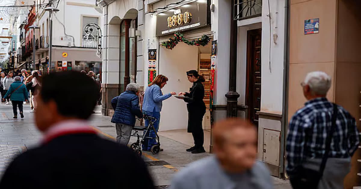 অবৈধ অভিবাসী বৈধ করার পরিকল্পনা স্পেনের