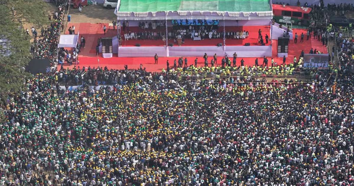 উন্নয়নের নামে দেশের অর্থ লুটপাট করা হয়েছে: তারেক রহমান