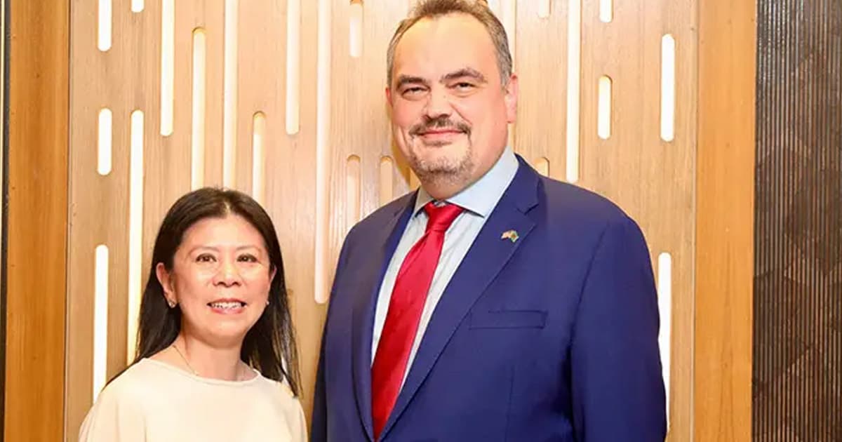 ঢাকায় পৌঁছালেন ১৯তম মার্কিন রাষ্ট্রদূত