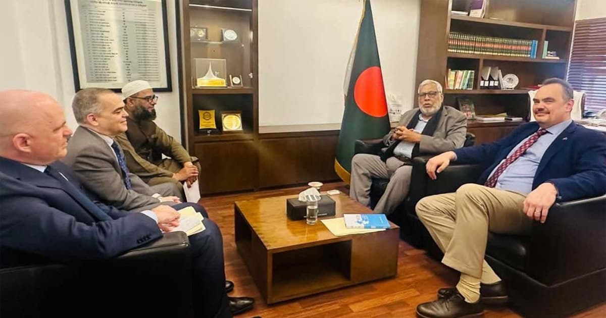 জ্বালানি উপদেষ্টার সঙ্গে মা‌র্কিন রাষ্ট্রদূতের সাক্ষাৎ