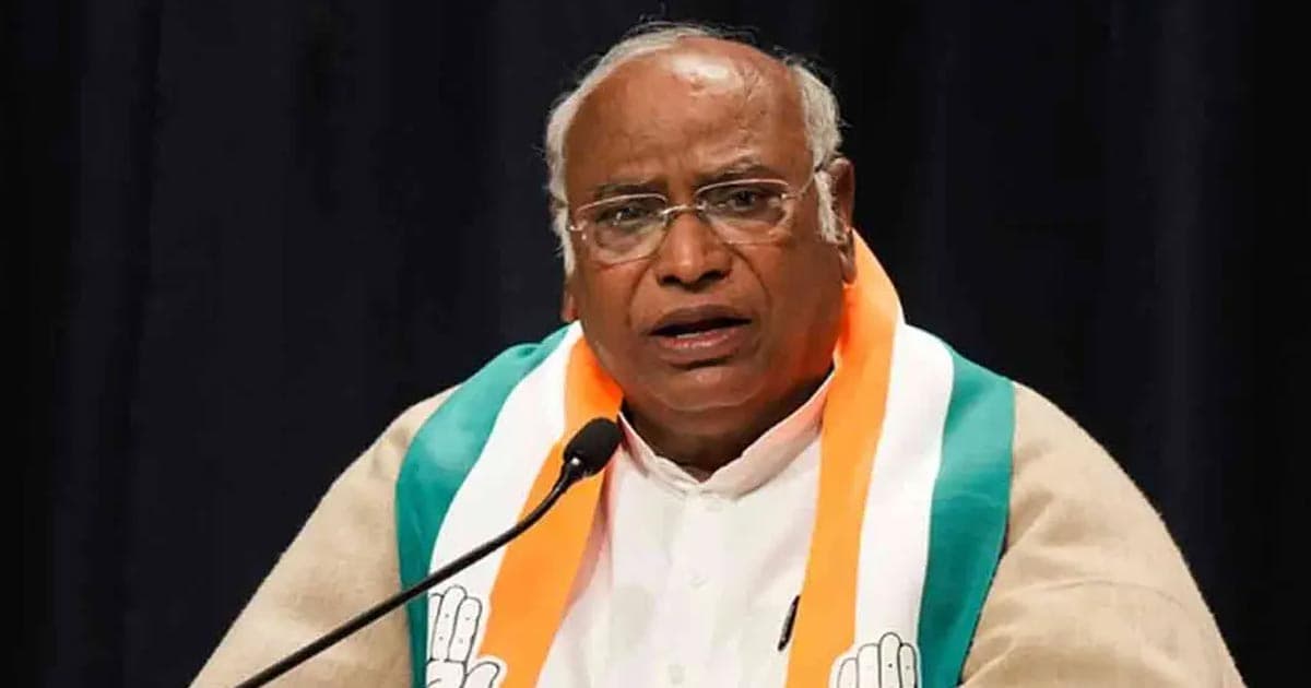 তরুণদের প্রশংসায় ভারতের বিরোধীরা