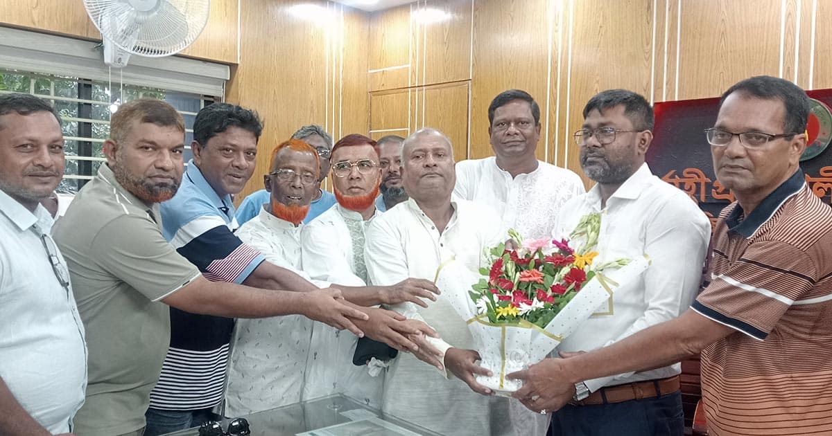 নবাগত নির্বাহী প্রকৌশলীকে ঠিকাদার সমিতির শুভেচ্ছা