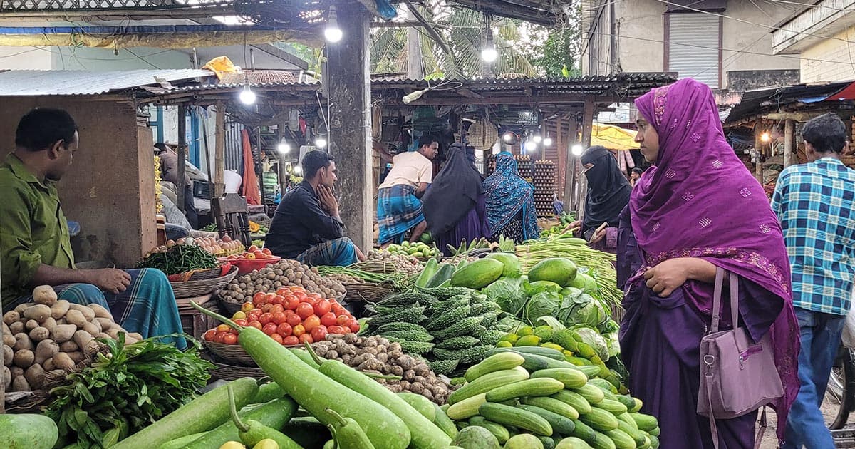 কুলাউড়ায় নিত্যপ্রয়োজনীয় পণ্যের ঊর্ধ্বগতিতে দিশেহারা মানুষ