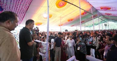 ফ্যামিলি কার্ড উপকারভোগীদের সঙ্গে মতবিনিময়