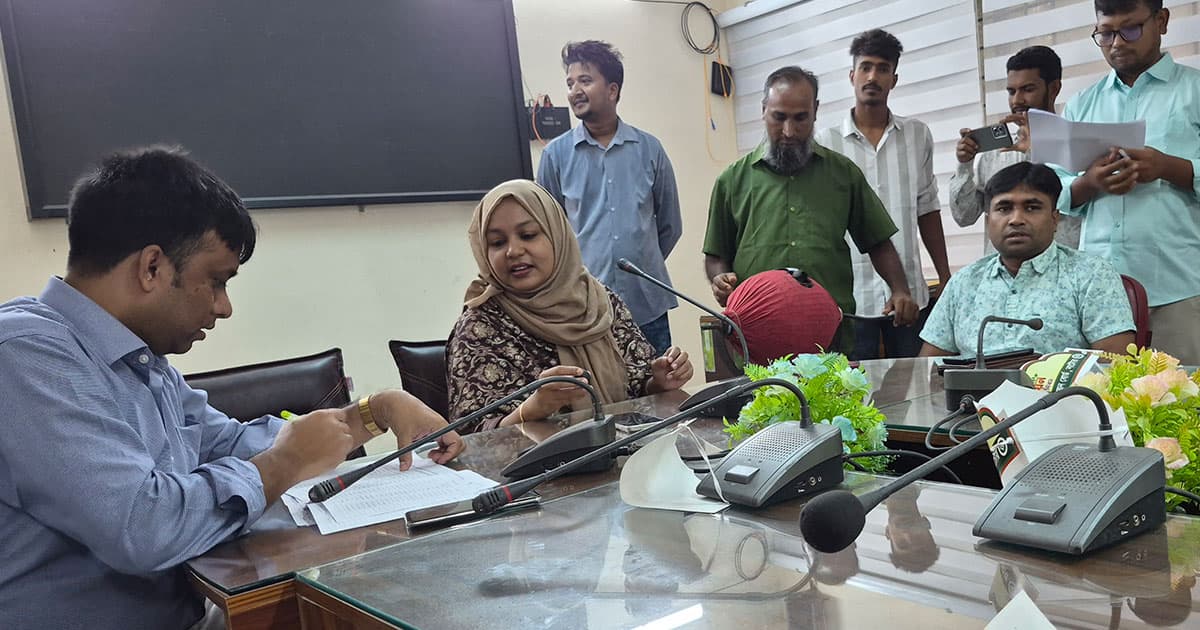 স্বচ্ছ লটারিতে ৩০ নারী শ্রমিক নির্বাচন