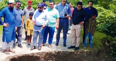 ঘাঘট নদীর ভাঙনে চরম ঝুঁকিতে শহররক্ষা বাঁধ