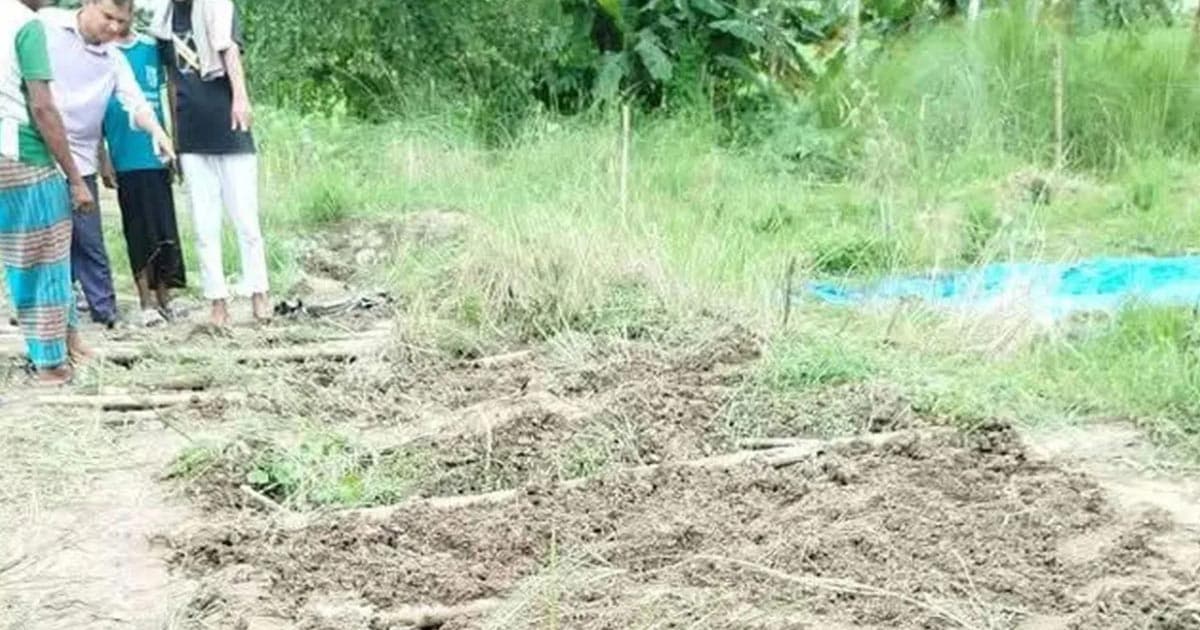 কবর খুঁড়ে ৯ কঙ্কাল চুরি, এলাকায় চাঞ্চল্য