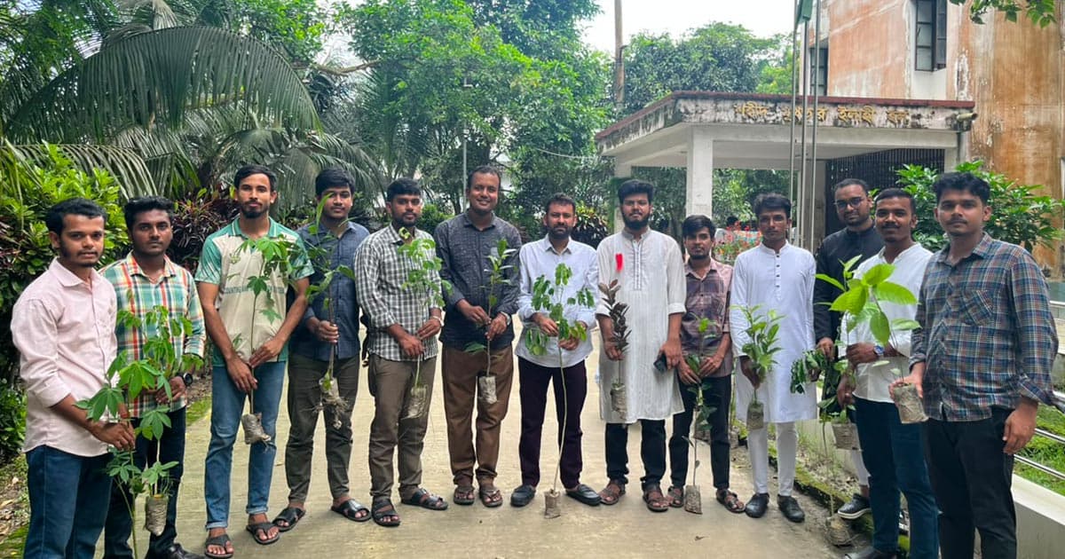 জুলাই শহীদদের স্মরণে বেরোবি বৃক্ষরোপণ ও বিতরণ