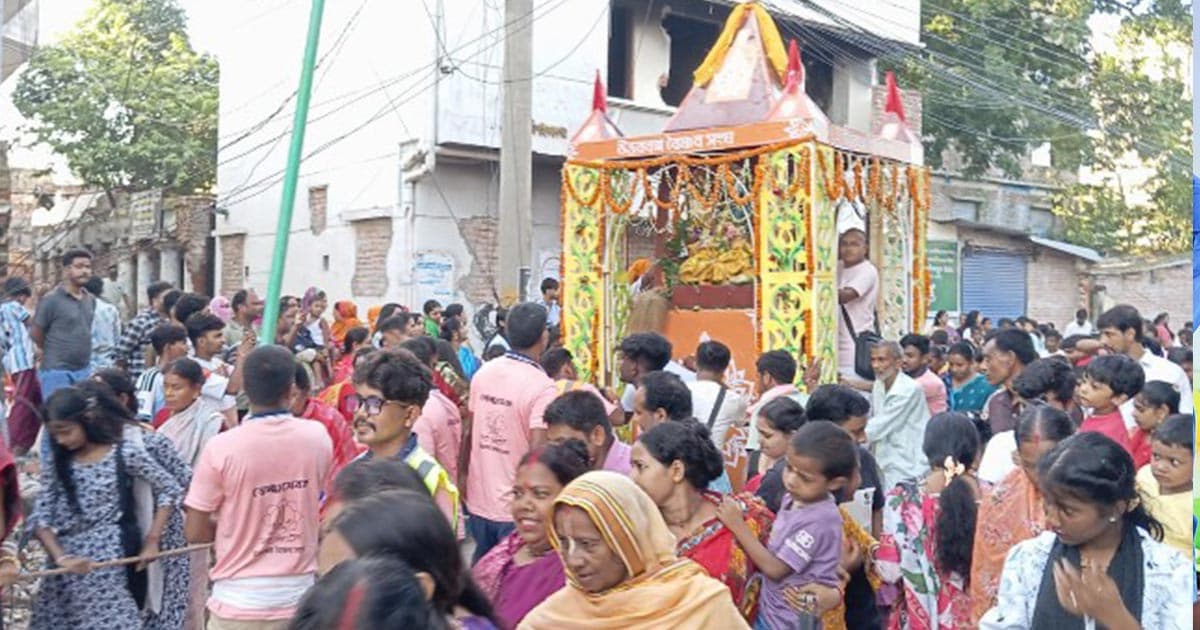চাঁপাইনবাবগঞ্জে উৎসবমুখর পরিবেশে রথযাত্রা পালিত
