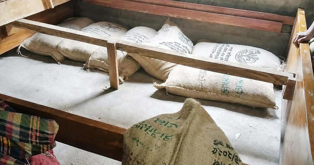 সরকারি ৩৪ বস্তা চাল উদ্ধার