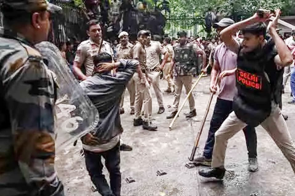 রণক্ষেত্র দিল্লি, বন্ধ ইন্টারনেট