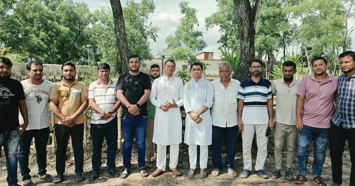 ছাত্রদল সভাপতি নাহিদের নেতৃত্বে কবরস্থান সংস্কার