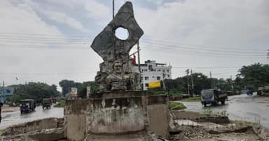 বীরশ্রেষ্ঠ হামিদুর রহমান ভাস্কর্যকে স্থানান্তরের সিদ্ধান্ত