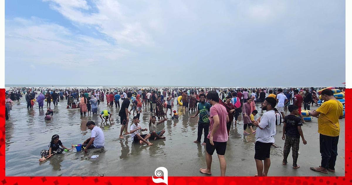 বর্ষার ঢেউয়ে নতুন রূপে কক্সবাজার, পর্যটকের ঢল