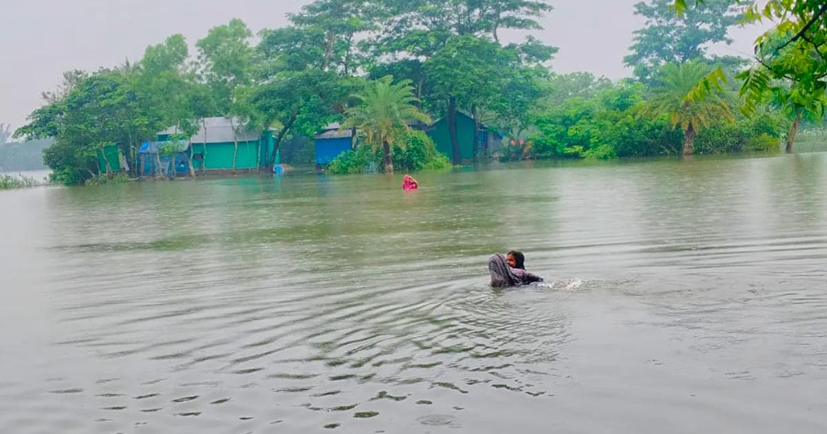 হাতিয়ায় ৮০ গ্রাম প্লাবিত