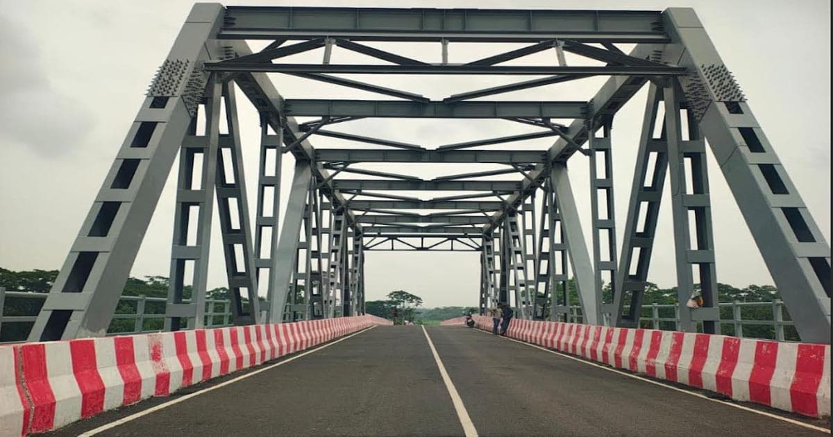 ৯২ কোটির গোমা সেতুতে জ্বলেনি বাতি: অন্ধকারের সুযোগে নাট-বল্টু চুরি