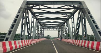 ৯২ কোটির গোমা সেতুতে জ্বলেনি বাতি: অন্ধকারের সুযোগে নাট-বল্টু চুরি