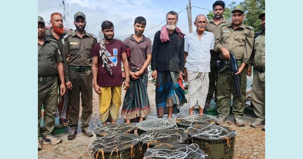 সুন্দরবনে হরিণ শিকারের ফাঁদ ও কাঁকড়াসহ আটক ৪
