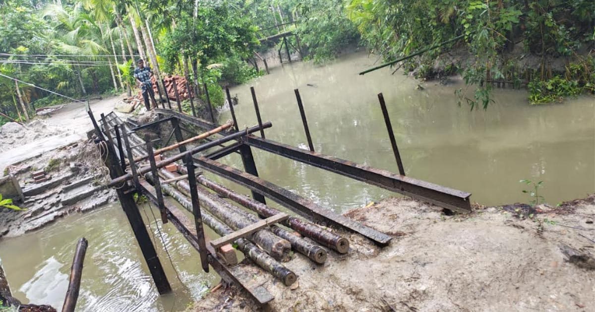 নিয়ম না মেনে আইরন ব্রিজ নির্মাণের অভিযোগ