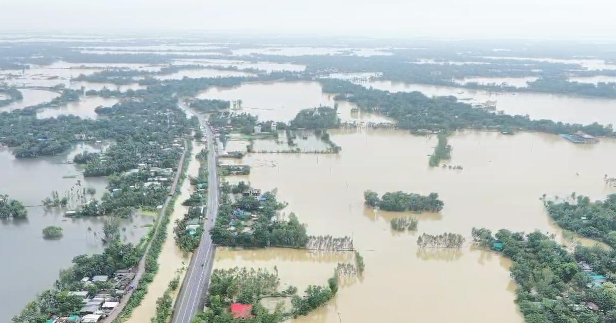কক্সবাজারে পানিবন্দি ৫ লাখ মানুষ, ৬৪০ আশ্রয়কেন্দ্রে ১৪ হাজার