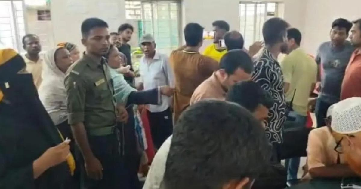 সোনারগাঁয়ে পুলিশের ওপর হামলা, আহত ৩