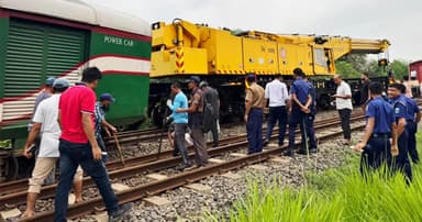 ঈশ্বরদীতে একতা এক্সপ্রেস লাইনচ্যুত, বিকল্প পথে ট্রেন চলাচল স্বাভাবিক