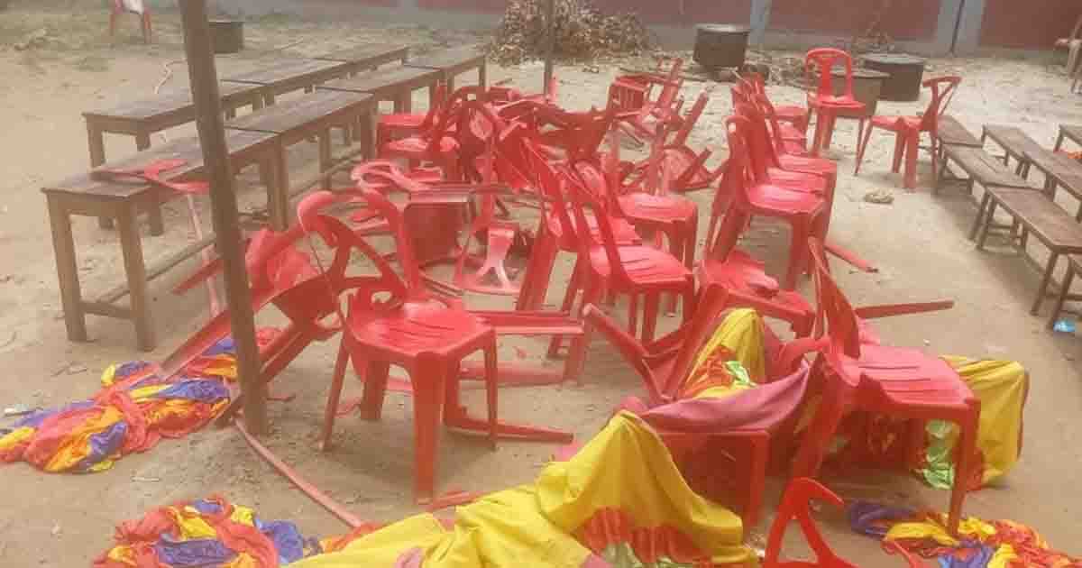 ঈশ্বরদীতে বিএনপি নেতার নাম না থাকায় তাণ্ডব, শিক্ষকের বিদায় অনুষ্ঠান পণ্ড