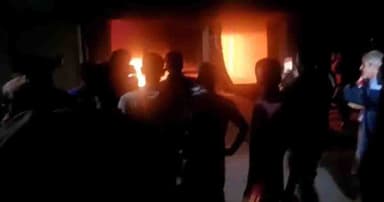 নাচোলে টিসিবির গোডাউনে আগুন,ভ্যানচালকের মরদেহ উদ্ধার