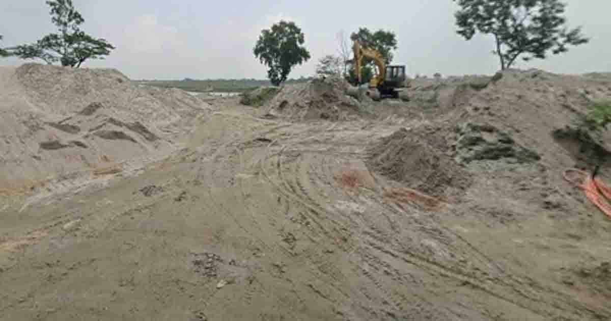 কালীগঞ্জে বালুর গদিতে হামলা, ব্যবসায়ীকে পিটিয়ে লুটপাট