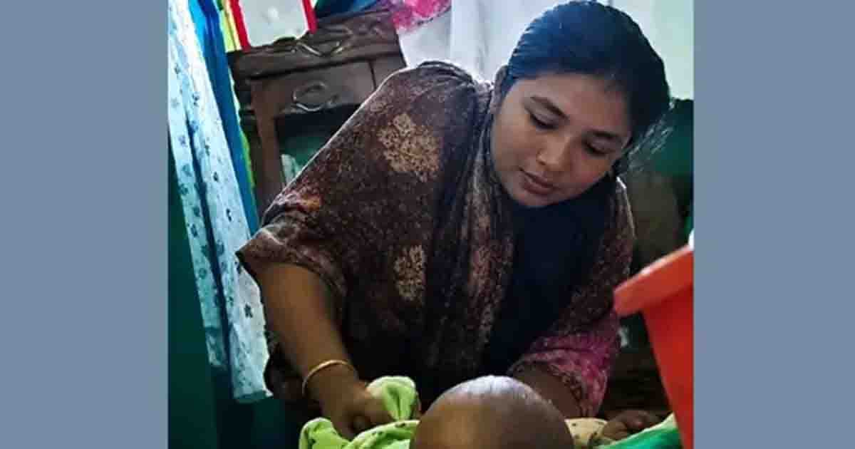 নরসিংদীতে শিশুর পা ভেঙে দেওয়ার চেষ্টা, চাচির ভিডিও ভাইরাল