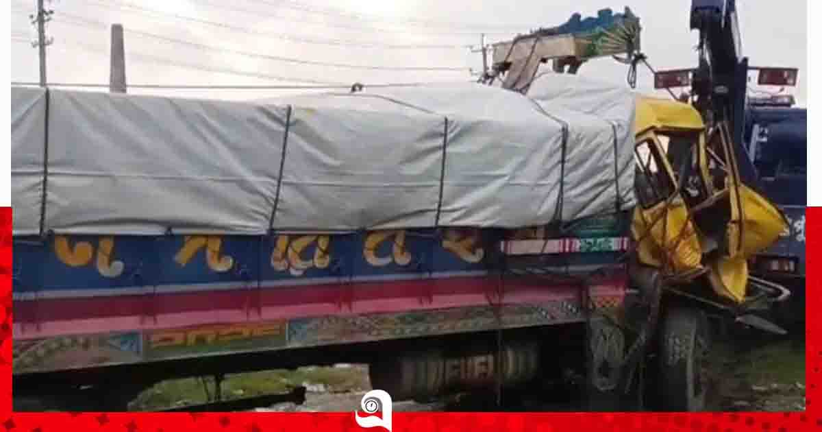 কালিয়াকৈরে দাঁড়িয়ে থাকা ট্রাকে ধাক্কা, চালক নিহত