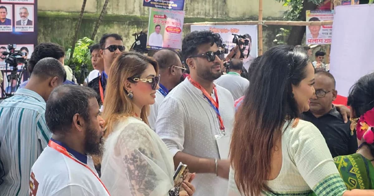 ভোটগ্রহণ শেষে ফলের অপেক্ষা