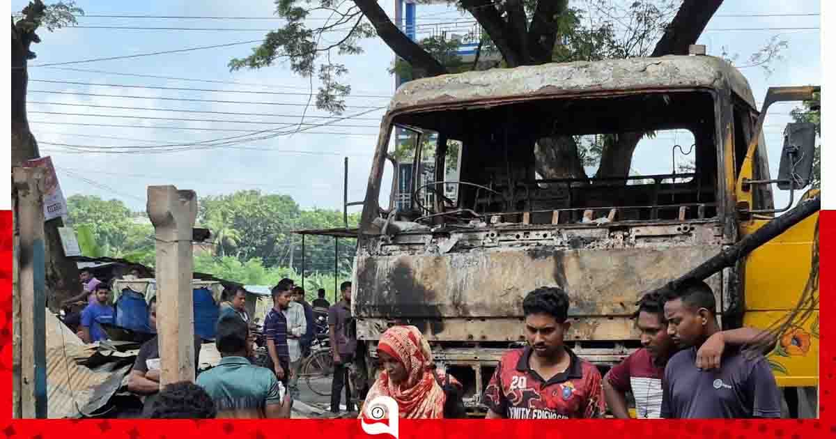 রাতের আঁধারে আগুনে পুড়ে ছাই ৭ ব্যবসা-প্রতিষ্ঠান