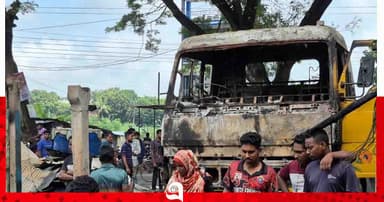 রাতের আঁধারে আগুনে পুড়ে ছাই ৭ ব্যবসা-প্রতিষ্ঠান
