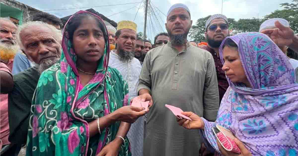 বাউফলে অগ্নিকাণ্ডে ক্ষতিগ্রস্তদের পাশে সহায়তা নিয়ে ড. মাসুদ এমপি