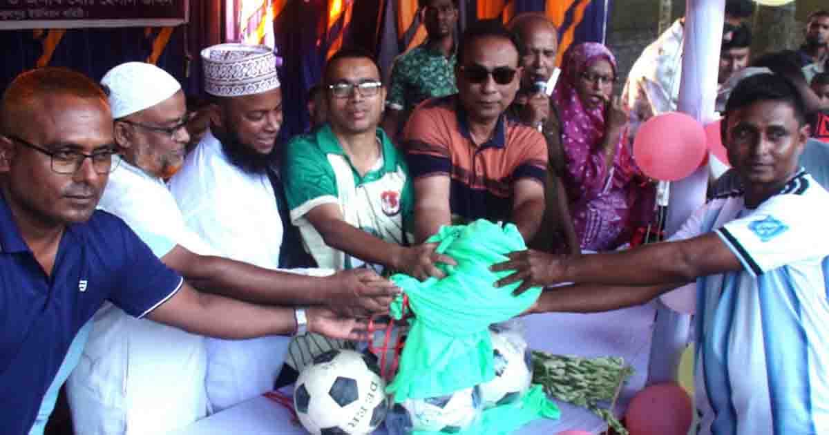 পার্বতীপুরে ফুটবল ম্যাচ ও আলোচনা সভা অনুষ্ঠিত
