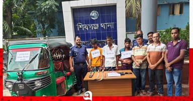 শিবগঞ্জে ৩ জন ডাকাত গ্রেপ্তার