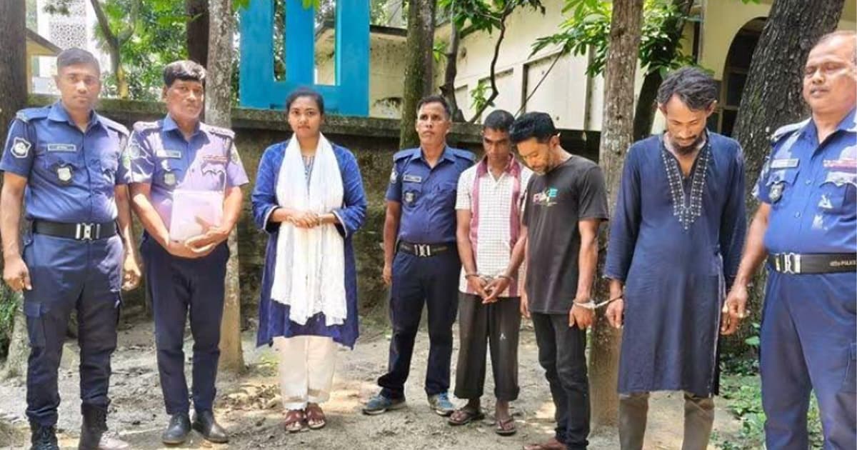বেড়ায় একমাসে ৪৩ জন মাদক কারবারি আটক