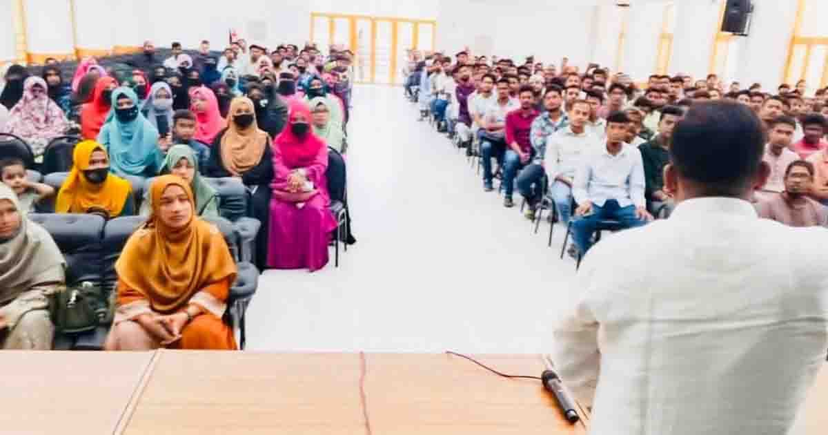 ফ্যামিলি কার্ড বিতরণে স্বচ্ছতা নিশ্চিত করতে হবে: প্রতিমন্ত্রী রাজিব আহসান