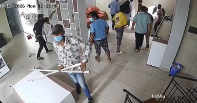 চট্টগ্রামে ব্যবসা প্রতিষ্ঠানে হামলা, ৩৫ লাখ টাকা লুট