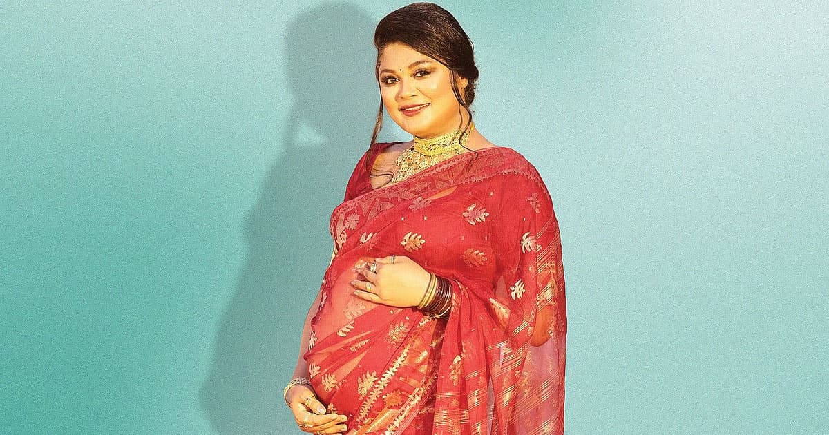 মা হতে চলেছেন মৌসুমী, জানালেন বিয়ের খবরও
